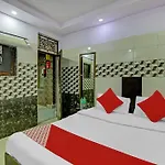 Hotel O Naseeb Near Jama Masjid