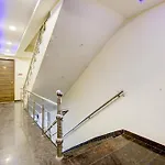 Collection O Hotel Golden Blue Near Dwarka Sector 21 Metro Station