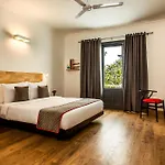Townhouse Cr Park Near Lotus Temple