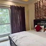 Hostmystay- 2Bhk! Lajpat Nagar Market