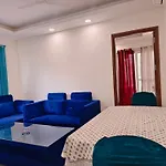 Hostmystay- 2Bhk! Lajpat Nagar Market
