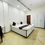 Hotel Golden Place