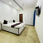Hotel Golden Place
