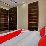 Hotel O Metro Height\'S Near Nangloi Railway Metro Station