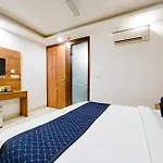 Glory Inn Near Delhi Airport