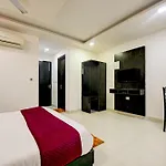 El De Atlantes Suites Near Delhi Airport