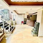 Hotel Aiwan-E-Shahi