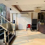 Hotel Aiwan-E-Shahi