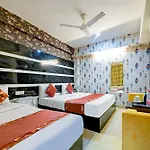 Hotel Ark Wood At Airport