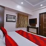 Hotel Kabeer - Walking New Delhi Railway Station