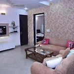 Stay Royal Bed & Breakfast