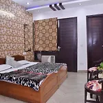 Stay Royal Bed & Breakfast