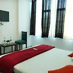 Surya Inn - 1 Min Walk In Nizamuddin Railway Station Gate No 4