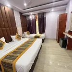 Hotel Ambience -5 Mints Walk From Railway Station