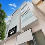Super Townhouse Chhatarpur Near Metro Park