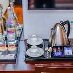Hotel Godwin Deluxe -Free Airport Pickup -Traveller\'S Choice Award Winner 2025