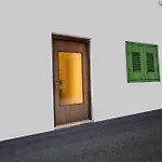 Super Townhouse Chhatarpur Near Metro Park