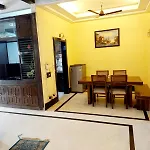Hotel Khusbu Residency, Green Park Market, Couple Friendly