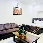 Hotel Jangpura Stays - Near Dargah