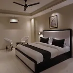 Hotel Ivy Plaza