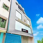 Super Hotel O Plush Homes