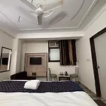 Clink Airport Stay House -New Delhi