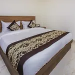 OYO 22235 Mint Residency