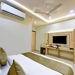 Hotel Hanuwant Place - 3 Minutes By Walk Aerocity Metro Station