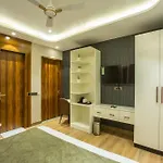 Hotel Aroma Plaza Delhi Airport