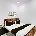 Hotel The Arrow Near Paschim Vihar