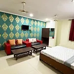 Hotel Joy - Karol Bagh Market