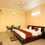 Hotel Istay Near Rk Ashram Metro Station