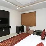 Hotel O M Suites