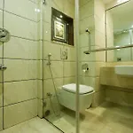 Hotel The Luxury Delhi Airport