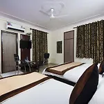 OYO 28126 Charanpahari Hotel