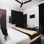 OYO 28126 Charanpahari Hotel