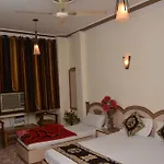 Hotel Yatri International