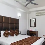 Oyo Premium Jasola Apollo