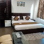 Hotel New Walnut Castle