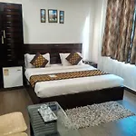 Hotel New Walnut Castle