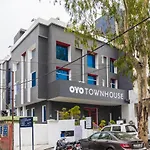 Oyo Townhouse 008 Greater Kailash