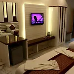 Hindustan- By Backpackers Heaven
