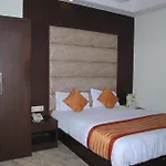 OYO 5987 Seven Seas Inn