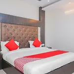 Oyo 14721 Hotel Vishesh Continental