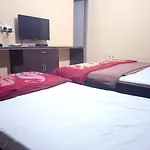 Yash Guest House 01 Minute Walk In Nizamuddin Railway Station