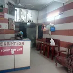 Yash Guest House 01 Minute Walk In Nizamuddin Railway Station