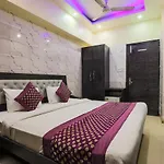 Hotel Guruvas Inn \