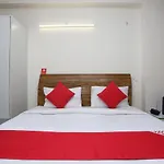Oyo 28670 Hotel Dev Palace