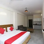 Oyo 28670 Hotel Dev Palace