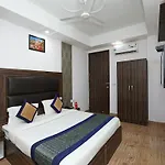Oyo 10795 Hotel Rs Residency